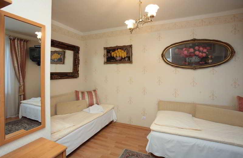 Florian Budget Rooms Cracovie Extérieur photo